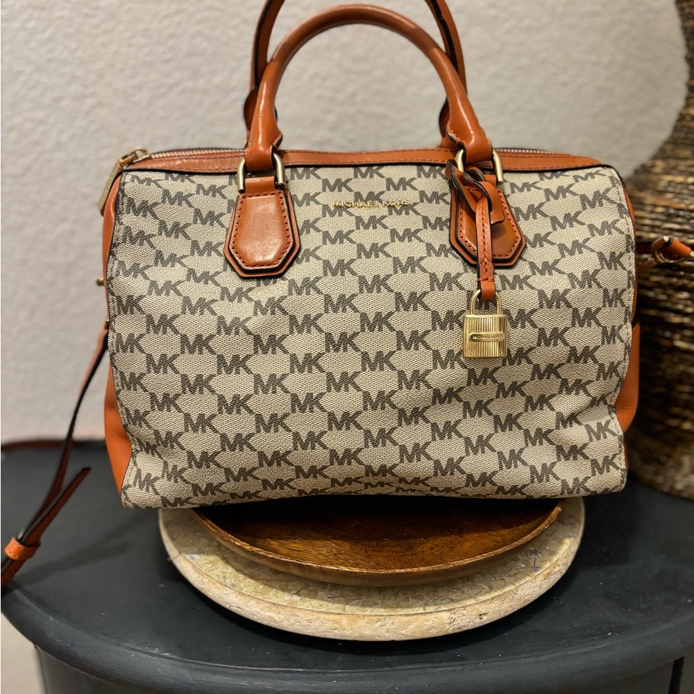 Michael Kors, Boston  style with wallet